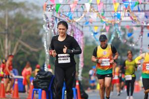 BIB: 40826
                            <button type="button" onclick="openModal(9917656)" class="btn btn-primary btn-sm float-right btn-popup" data-toggle="modal" data-target=".modal-high-quality">
                        <i class="fas fa-shopping-cart"></i> Add to Cart
                    </button>
                                            <button type="button" onclick="isThisMe(9917656, true)" class="btn btn-success btn-sm float-right btn-popup btn-isme hidden" data-toggle="tooltip" data-placement="bottom" title="นี่คือรูปของคุณใช่ไหม คลิกที่นี่เพื่อเอาเข้าอัลบั้ม">
                        <i class="fas fa-plus"></i> Add to album
                    </button>
                    <button type="button" onclick="isThisMe(9917656, false)" class="btn btn-warning btn-sm float-right btn-popup btn-isnotme hidden">
                        <i class="fas fa-ban"></i> Remove from album
                    </button>